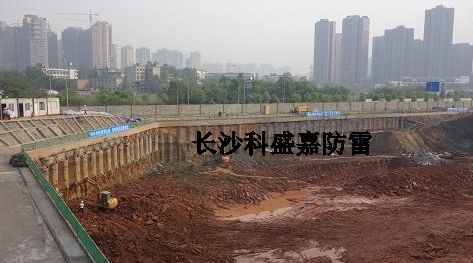 一個城市防雷市場的大小與哪些因素有關？